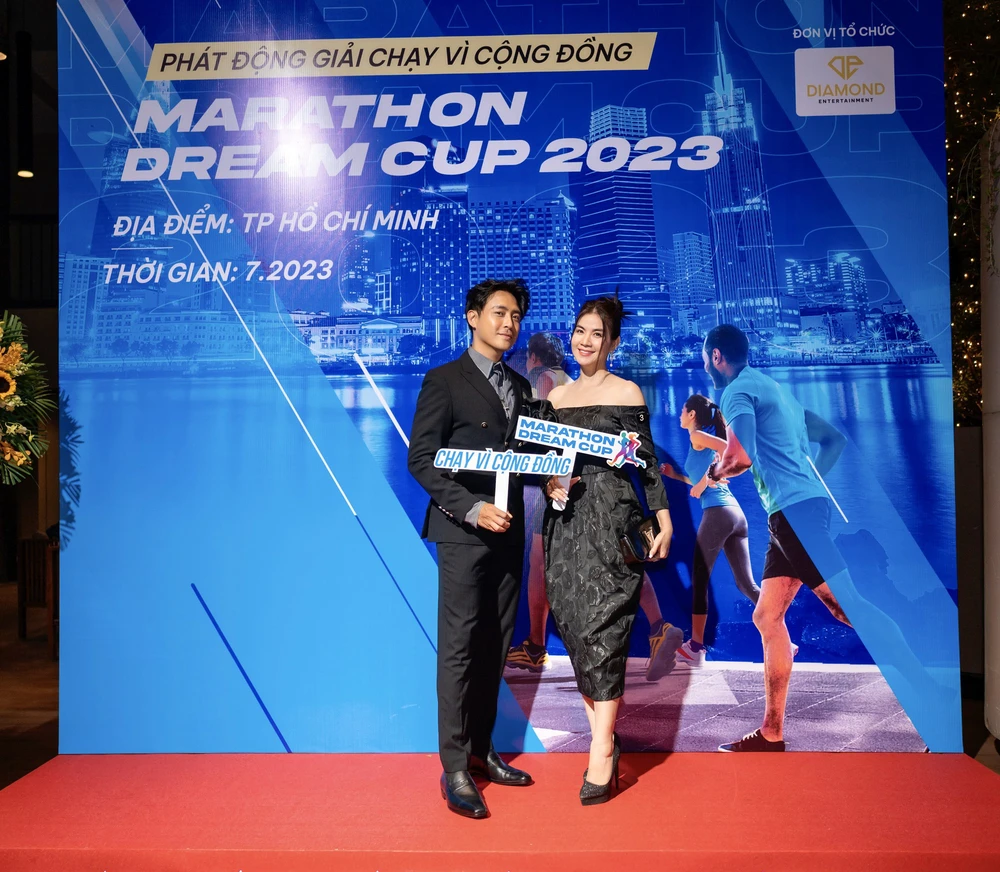 Diễn viên Trương Ngọc Ánh, vợ chồng Thanh Duy - Kha Ly và nhiều sao Việt khác có mặt tại buổi phát động giải chạy.